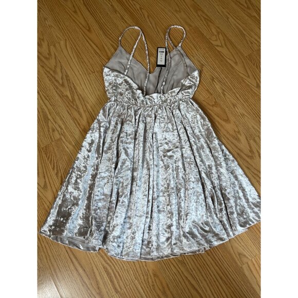Romeo & Juliet S Crushed Velvet V-Neck Spaghetti Mini Strap‎ Dress Stone Taupe - Picture 3 of 4
